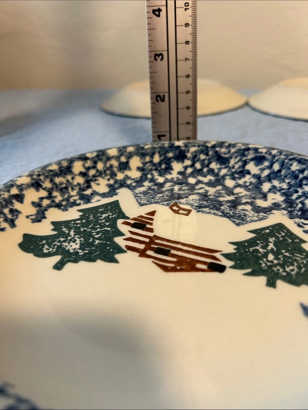 Set of 4 Cabin in the Snow collection the Folk Craft line by Tienshan.